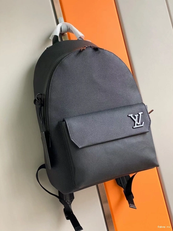 VUITTON LOUIS BACKPACK 0822